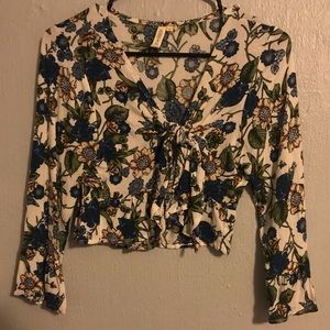 Floral flowy long sleeve crop top